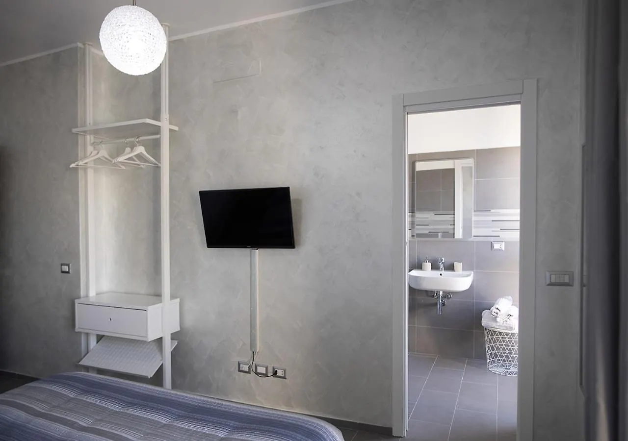 Smart Central Apartments Milan 0*,